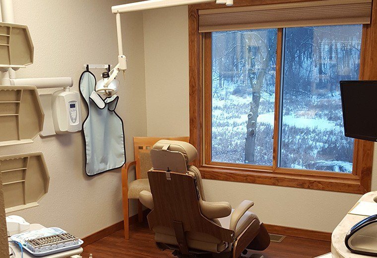 Patient treatment room overlooking woods